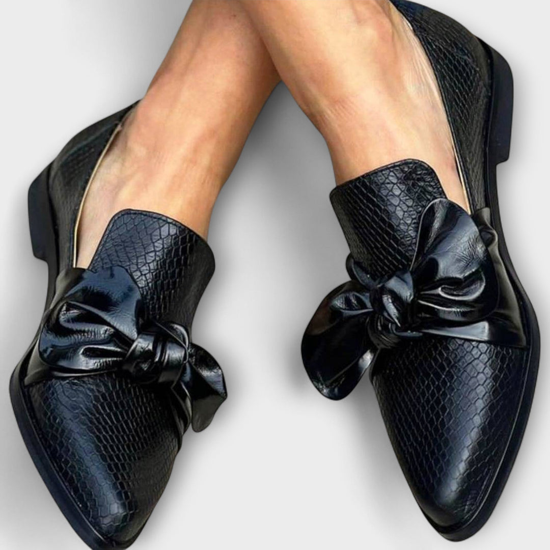 Claudia | Slip-on shoes with bow detail